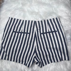 BANANA REPUBLIC high waist linen shorts ✨size 4P